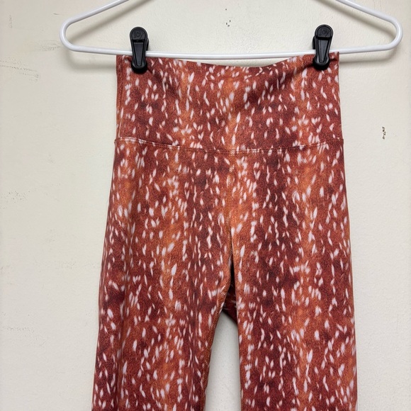 Beach Riot Sport Piper Legging Reindeer Print - Picture 6 of 10